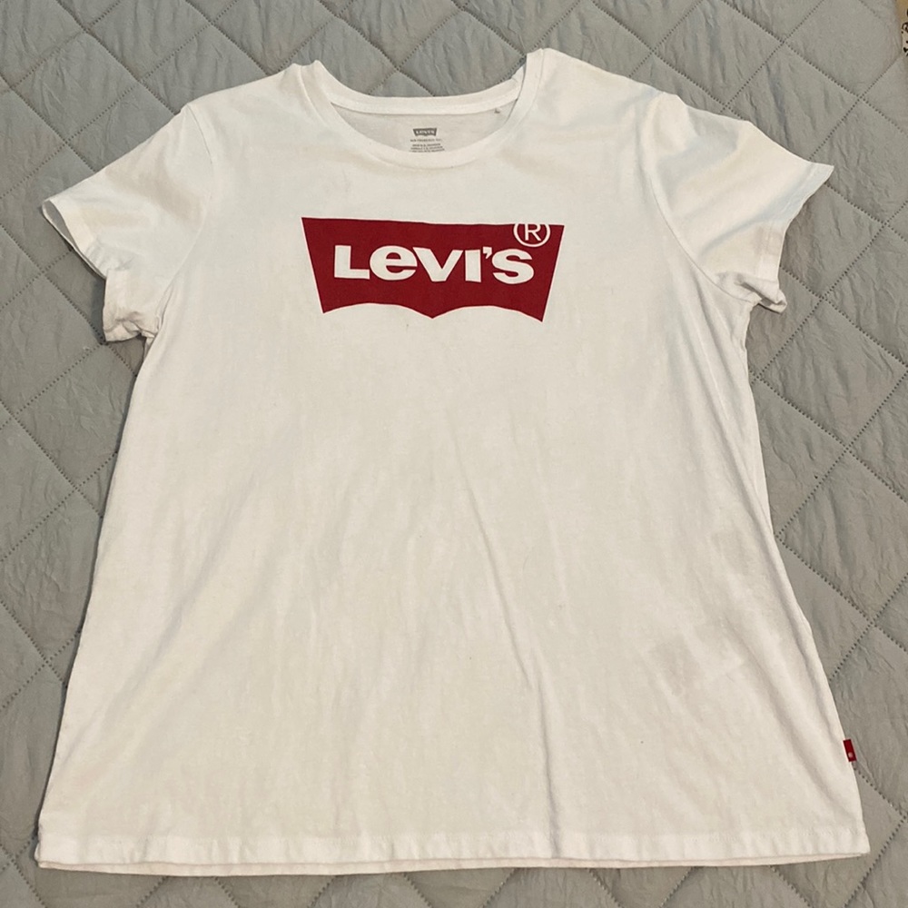 Worn once, Levi’s t shirt